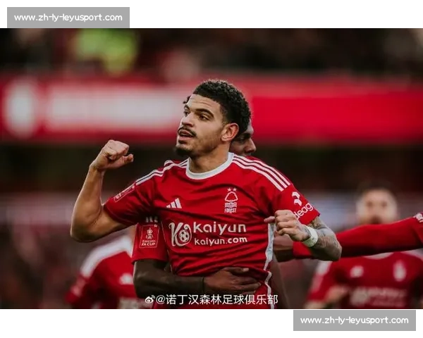 吉布斯 - 怀特科莫湖浪漫求婚 准父母喜迎人生新阶段