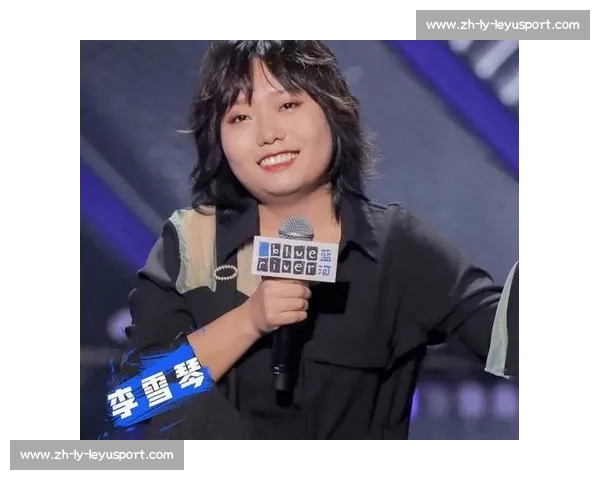 年前背洞的球童小姐姐,年后竟成大赛 “梗王” 年前背洞的球童小姐姐,年后竟成大赛 “梗王”