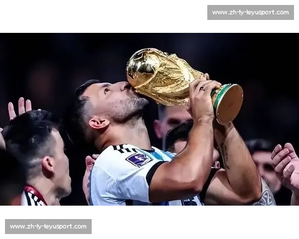 阿圭罗 Speed 互怼:C 罗无缘世俱杯,球迷:他去世界杯夺冠! 阿圭罗 Speed 互怼:C 罗无缘世俱杯,球迷:他去世界杯夺冠!